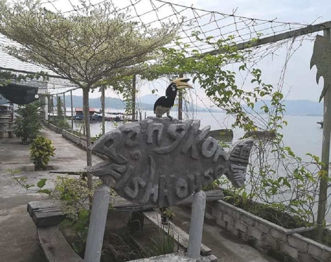 מלון פאנגקור Pangkor Fish House מראה חיצוני תמונה