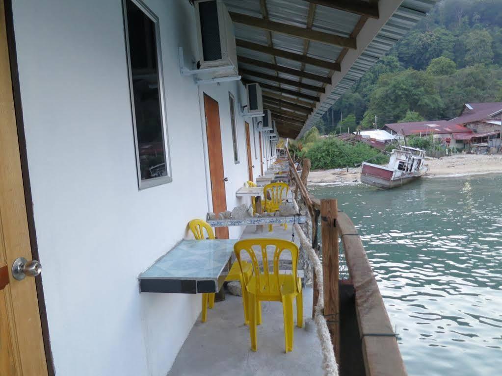 מלון פאנגקור Pangkor Fish House מראה חיצוני תמונה