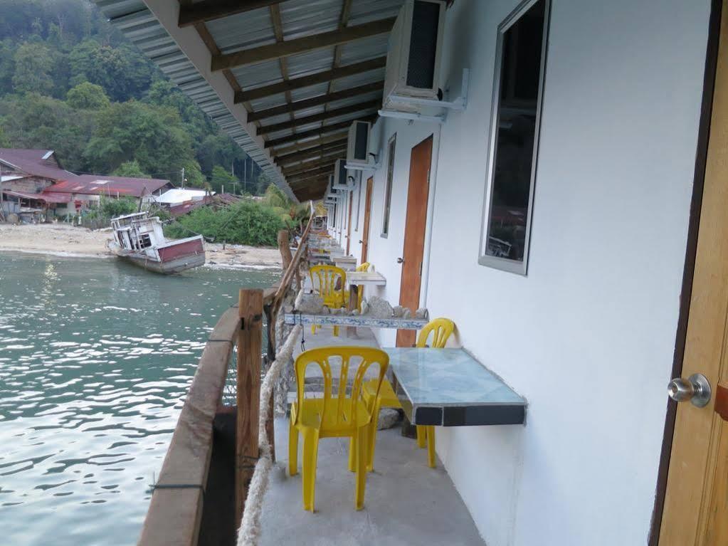 מלון פאנגקור Pangkor Fish House מראה חיצוני תמונה